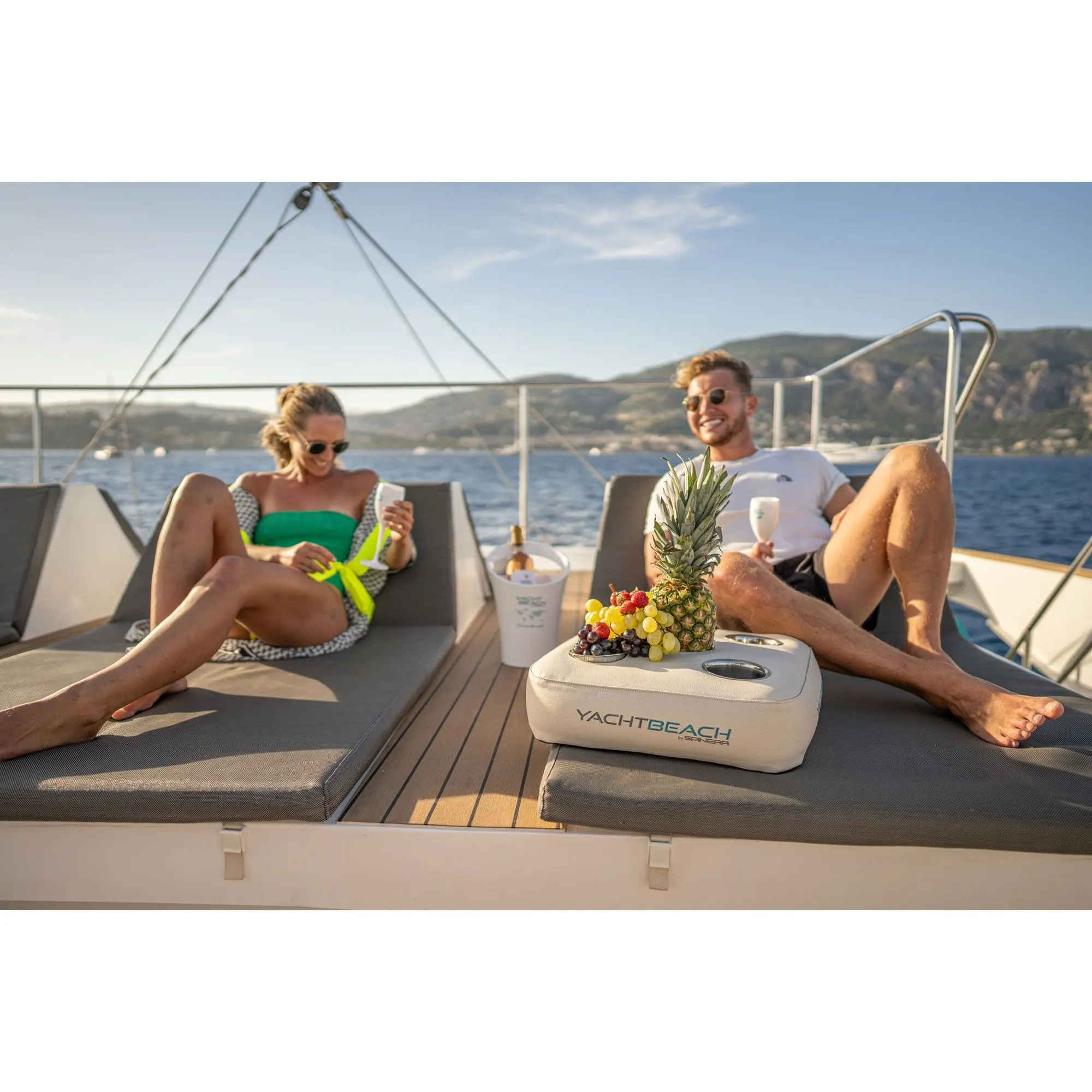 Yachtbeach floating cup holder